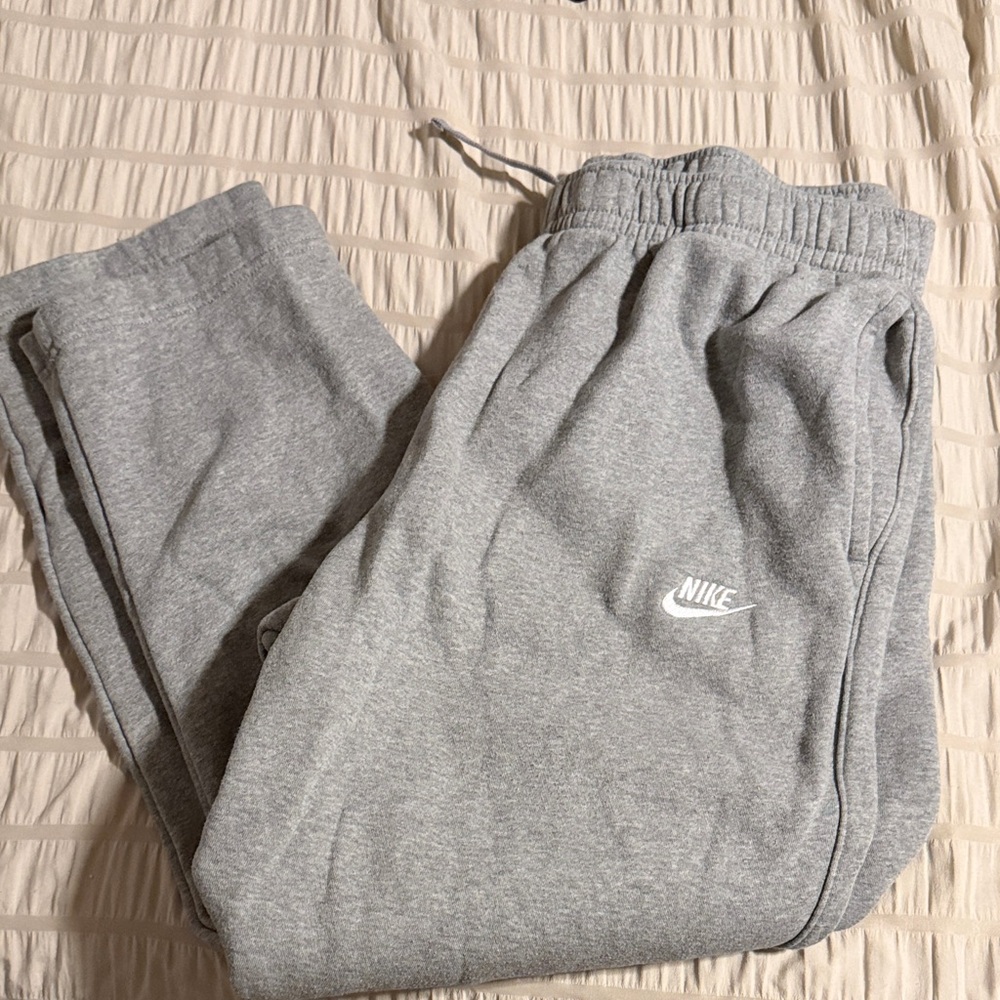 Nike Men’s Gray Fleece Joggers with White Swoosh